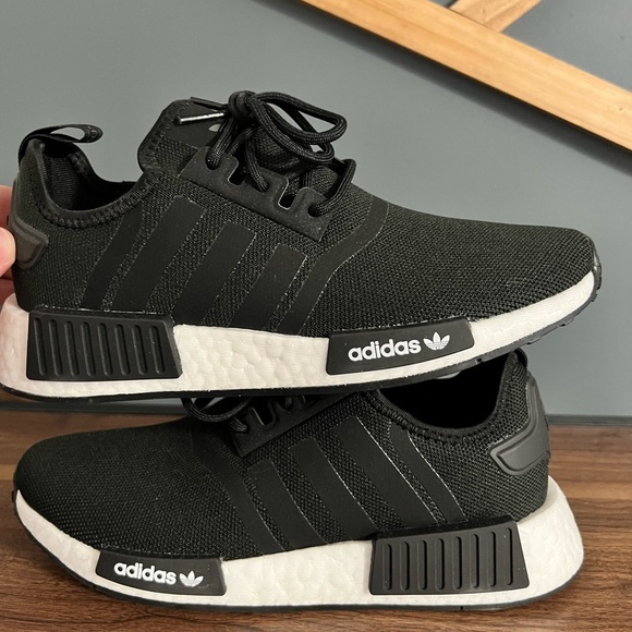 New Adidas Kids NMD_R1 J Primeblue Shoes Size: 6.5 Black/White - Picture 9 of 14
